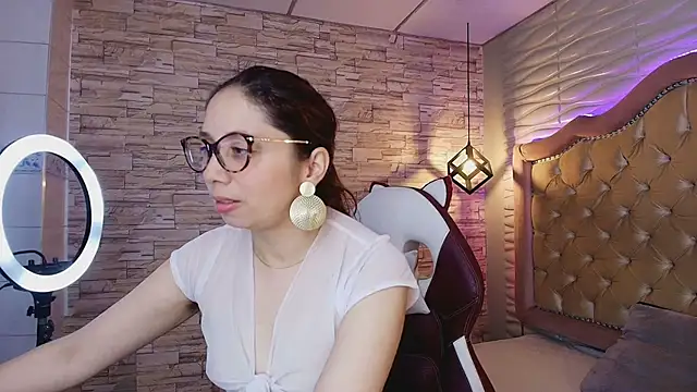 stephaniesun  online show from April 27, 2026, 1:20 pm
