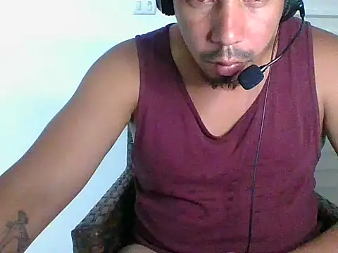 Snapshot of feboapolo chatting on May 4, 2026, 2:40 am feboapolo online show from May 4, 2026, 2:40 am