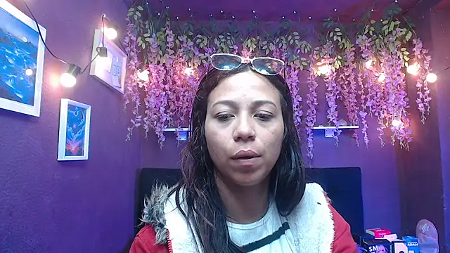 Snapshot of monik299 chatting on May 14, 2026, 12:56 pm monik299 online show from May 14, 2026, 12:56 pm