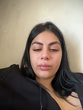 LilyLovell online show from April 28, 2026, 11:37 am