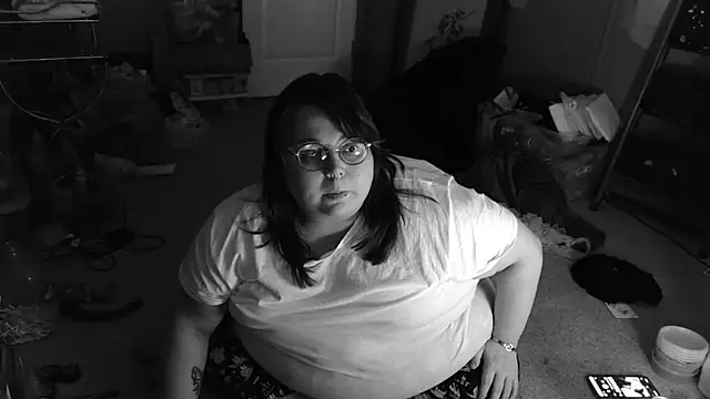 Snapshot of princessghostiii chatting on May 3, 2026, 2:06 am princessghostiii online show from May 3, 2026, 2:06 am