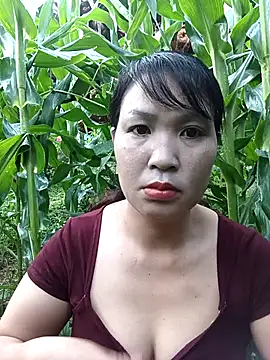 Snapshot of Beola-mi chatting on May 19, 2026, 11:00 pm Beola-mi online show from May 19, 2026, 11:00 pm