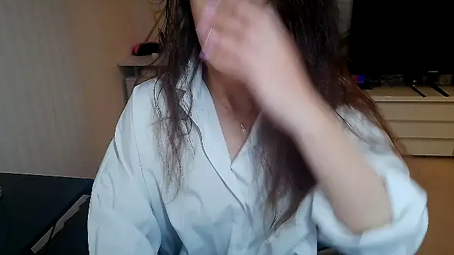Snapshot of khalessi13 chatting on May 4, 2026, 9:33 pm khalessi13 online show from May 4, 2026, 9:33 pm