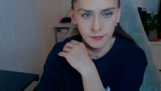 Snapshot of khalessi13 chatting on May 12, 2026, 9:45 pm khalessi13 online show from May 12, 2026, 9:45 pm