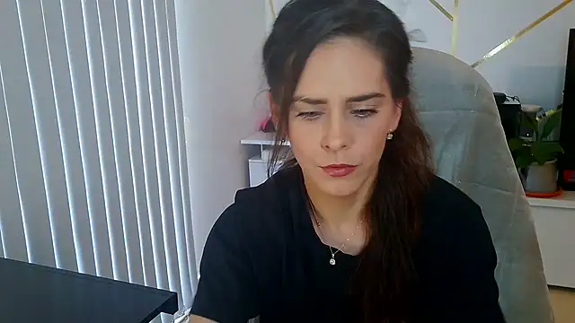 Snapshot of khalessi13 chatting on May 13, 2026, 9:50 am khalessi13 online show from May 13, 2026, 9:50 am