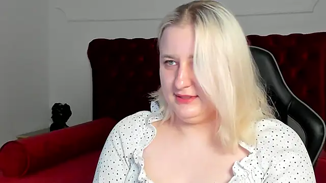 LioraArdyn online show from May 13, 2026, 5:16 am