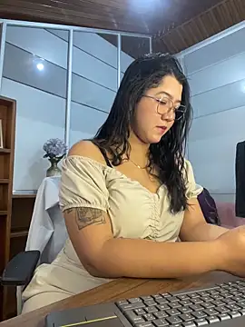 Snapshot of Chloe_Thomsoon_ chatting on May 31, 2026, 11:50 am Chloe Thomsoon online show from May 31, 2026, 11:50 am