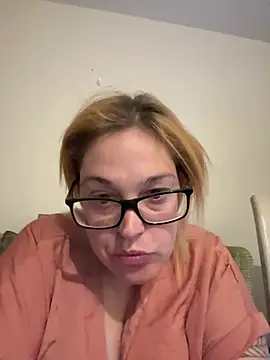 Snapshot of SecretRavenXO chatting on May 16, 2026, 12:07 am SecretRavenXO online show from May 16, 2026, 12:07 am