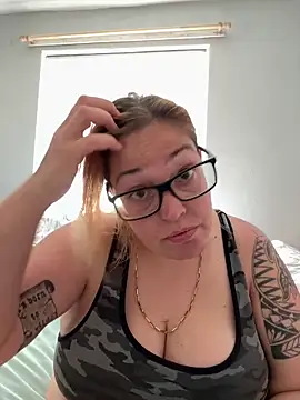 Snapshot of SecretRavenXO chatting on May 24, 2026, 12:54 pm SecretRavenXO online show from May 24, 2026, 12:54 pm