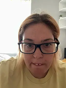 Snapshot of SecretRavenXO chatting on May 29, 2026, 12:14 pm SecretRavenXO online show from May 29, 2026, 12:14 pm