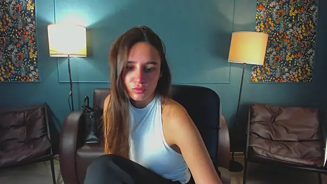 NicoleWells22 online show from May 15, 2026, 3:57 am