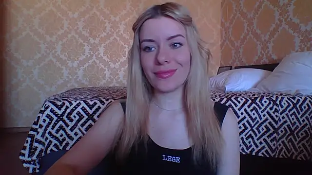 Softy Aura  online show from May 5, 2026, 9:39 am