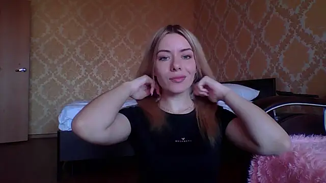 Softy Aura  online show from May 11, 2026, 7:14 am