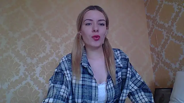 Softy Aura  online show from June 16, 2026, 2:09 pm