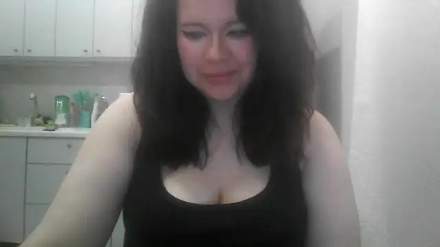 Amanda Mia  online show from May 7, 2026, 9:09 pm