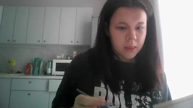 Amanda Mia  online show from May 11, 2026, 8:20 am