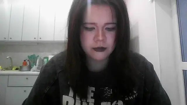 Amanda Mia  online show from May 11, 2026, 3:51 pm