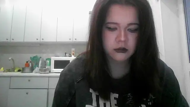 Amanda Mia  online show from May 11, 2026, 4:04 pm