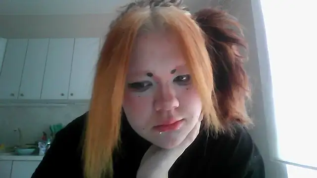 Amanda Mia  online show from May 14, 2026, 11:39 am