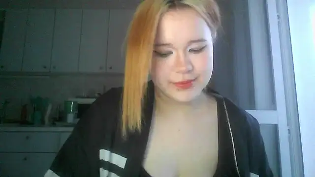 Amanda Mia  online show from June 30, 2026, 4:08 pm