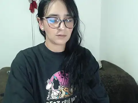 ASHLEYLOVE11 online show from May 11, 2026, 1:50 pm