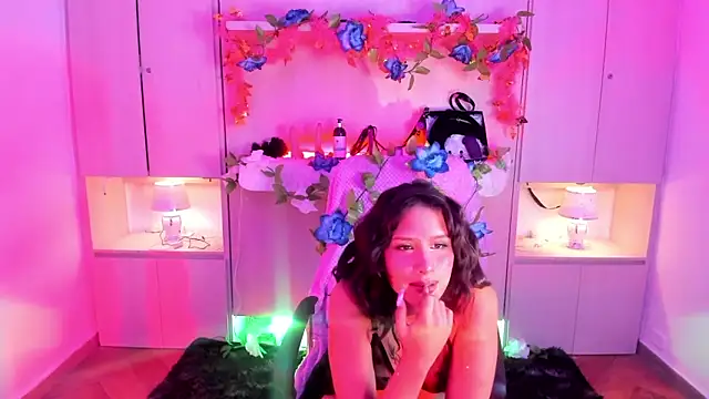 TomieDark  online show from May 28, 2026, 4:21 am