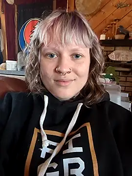 RosieSwitchBitch online show from May 5, 2026, 3:31 pm