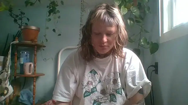 Snapshot of RosieSwitchBitch chatting on May 19, 2026, 11:05 am RosieSwitchBitch online show from May 19, 2026, 11:05 am