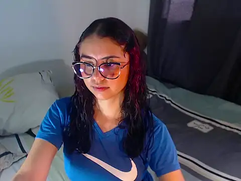 BellaLuxxs online show from May 2, 2026, 9:31 pm