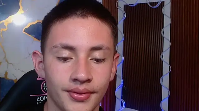 Snapshot of Andres_Tay chatting on May 7, 2026, 2:28 am Andres Tay online show from May 7, 2026, 2:28 am