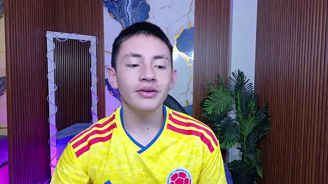 Snapshot of Andres_Tay chatting on June 1, 2026, 1:51 am Andres Tay online show from June 1, 2026, 1:51 am