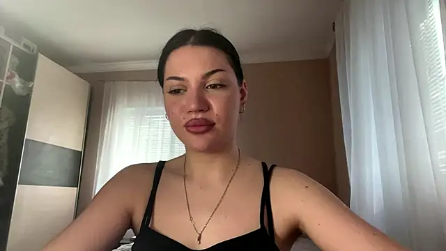 Snapshot of CrystalMuze chatting on April 29, 2026, 1:48 pm CrystalMuze online show from April 29, 2026, 1:48 pm