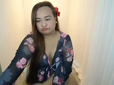 Snapshot of Czarinna chatting on May 1, 2026, 4:44 pm Czarinna online show from May 1, 2026, 4:44 pm