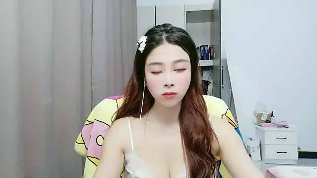 xiaoxiaohong030 online show from June 14, 2026, 2:30 pm