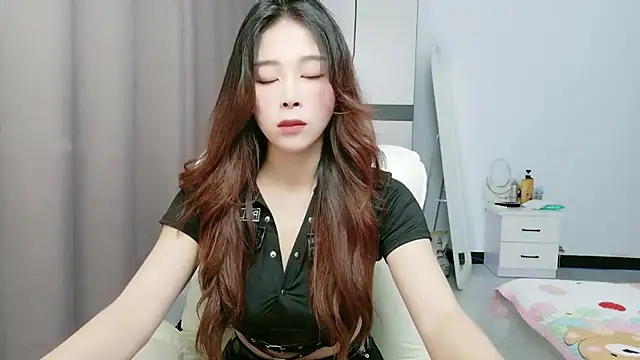 xiaoxiaohong030 online show from July 1, 2026, 12:18 pm