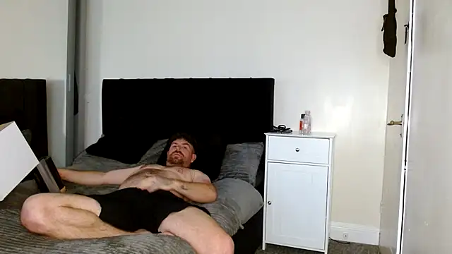 Naughtybihubbyxx online show from May 5, 2026, 4:15 pm