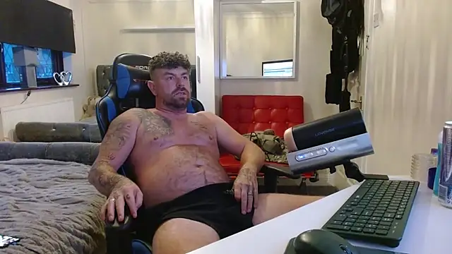 Naughtybihubbyxx online show from July 6, 2026, 8:44 pm