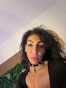 Yasmiinee online show from May 31, 2026, 7:04 pm