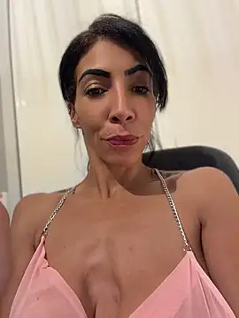 Yasmiinee online show from June 7, 2026, 10:13 pm