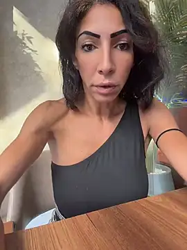 Yasmiinee online show from July 2, 2026, 3:18 pm