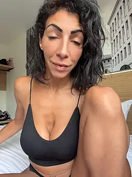 Yasmiinee online show from July 15, 2026, 6:13 pm