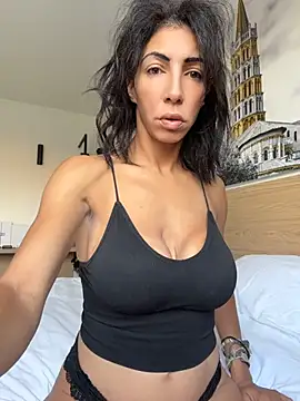Yasmiinee online show from July 21, 2026, 6:16 am