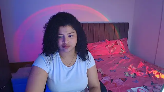 Snapshot of Nerea- chatting on May 3, 2026, 3:01 am Nerea- online show from May 3, 2026, 3:01 am