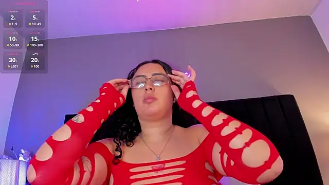 isaxcurves online show from May 30, 2026, 8:28 pm