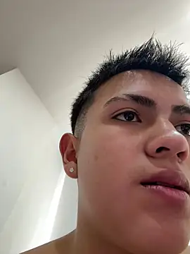 Snapshot of santiagoo_madrid chatting on July 7, 2026, 6:34 pm santiagoo madrid online show from July 7, 2026, 6:34 pm