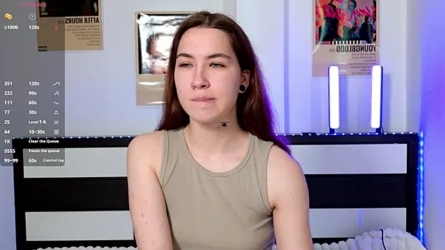 EvaAndLuna online show from May 9, 2026, 2:39 am