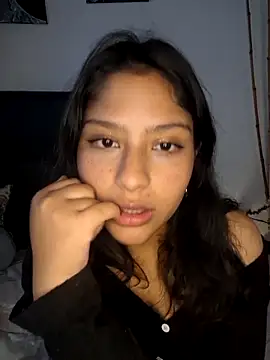 Snapshot of vaioletpoet chatting on June 18, 2026, 5:39 pm vaioletpoet online show from June 18, 2026, 5:39 pm