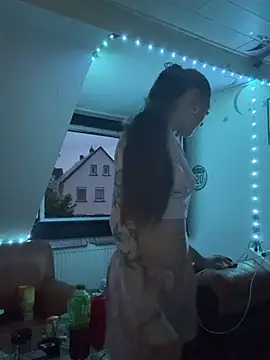 Lina-420 online show from May 31, 2026, 7:48 pm