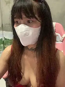 Snapshot of Lilyy18 chatting on June 1, 2026, 3:47 pm Lilyy18 online show from June 1, 2026, 3:47 pm