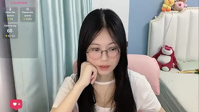 Snapshot of Luna-666 chatting on June 1, 2026, 2:19 pm Luna-666 online show from June 1, 2026, 2:19 pm